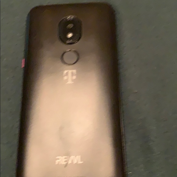 Cellphones - Picture 3 of 4